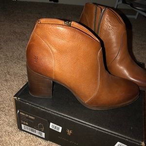 Frye Shoes - Frye Nora short boot - Nora zip short Frye Shoes - Frye Nora short boot - Nora zip short